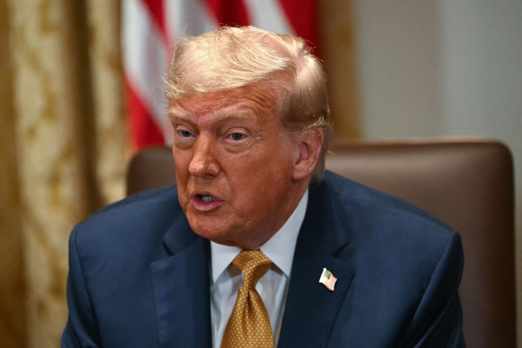 トランプ大統領のグローバル関税は大半が違法､差し戻し審理へ-米高裁 - Bloomberg