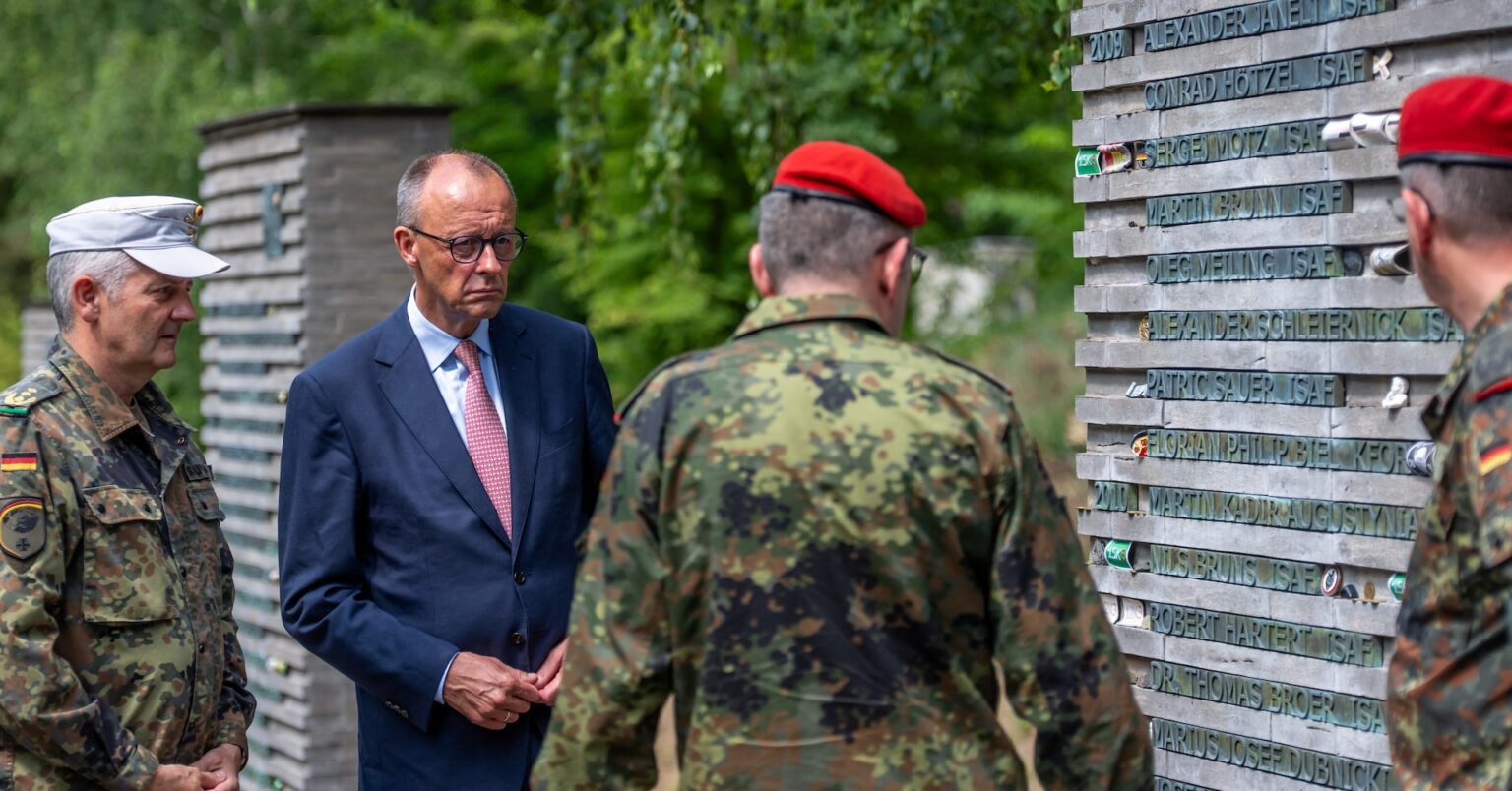 ドイツ、連邦軍増強へ新兵役制度を閣議決定　目標未達なら強制も | ロイター
