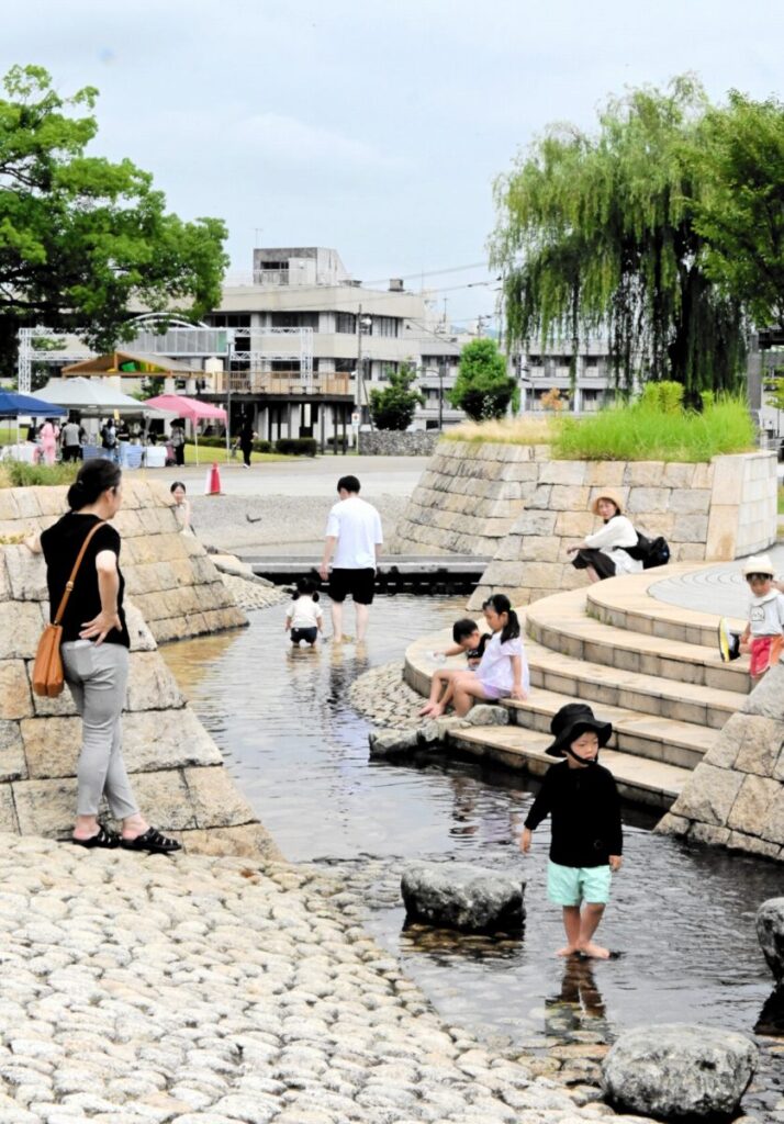 福井県内で人気の無料水遊びスポット3選 子どもと暑さ忘れる一時を 大自然感じる川辺の遊歩道や「宇宙」モチーフの噴水（福井新聞ＯＮＬＩＮＥ） - Yahoo!ニュース - Yahoo!ニュース
