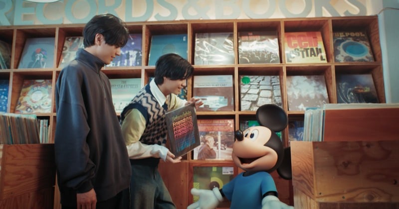 King & Prince、「What We Got ～奇跡はきみと～」MVに“隠れミッキー” ミッキー、チップ&デールと共演カット公開 - ORICON