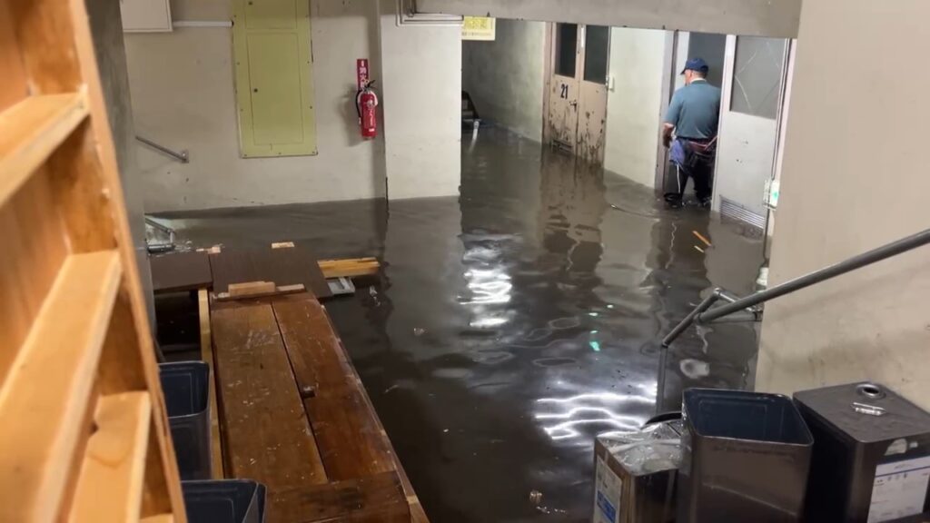 【市役所が"水浸し"】観測史上1位の大雨で市役所が浸水…地下に水が入り込み食堂も"休業"＜北海道釧路市＞（北海道ニュースUHB） - Yahoo!ニュース - Yahoo!ニュース