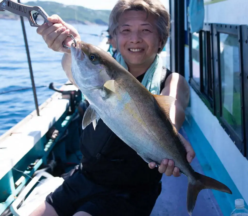 和歌山県・みなべ堺「純栄丸」強烈ファイト　カンパチ63センチ - スポニチ Sponichi Annex 社会