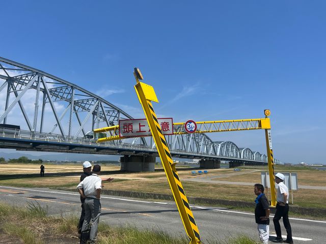 【速報】高さゲート破損し逃走 吉野川橋南詰アンダーパス通行止め【徳島】（JRT四国放送） - Yahoo!ニュース - Yahoo!ニュース