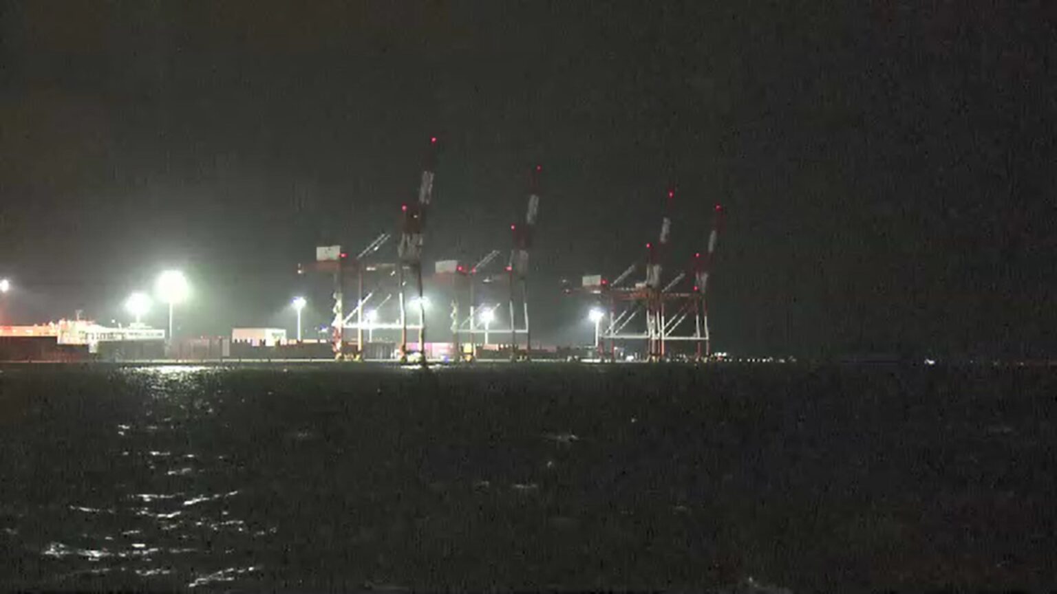 福岡市の沖で人の上半身見つかる 近くの砂浜では右足を発見 関連含め事件・事故の両面で調べ（TNCテレビ西日本） - Yahoo!ニュース - Yahoo!ニュース