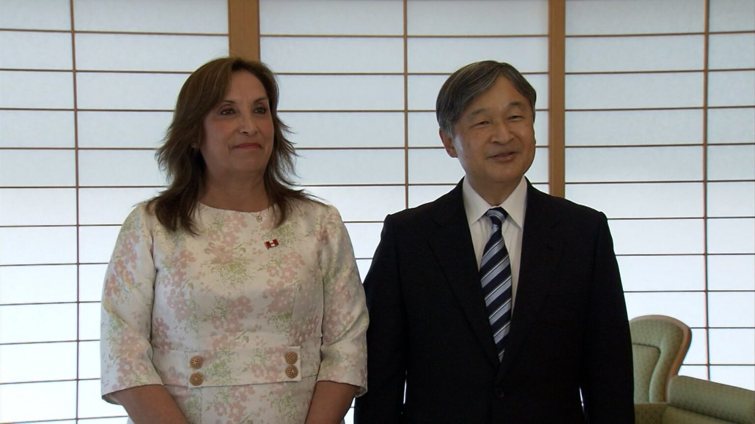 天皇陛下が大阪・関西万博のため来日したペルー・ボルアルテ大統領と面会 写真撮影や見送りの際などは通訳を介さずスペイン語でご歓談（FNNプライムオンライン（フジテレビ系）） - Yahoo!ニュース - Yahoo!ニュース