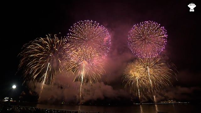 夜空を焦がす1万発の花火とねぶたの『共演』に行く夏惜しむ 青森ねぶた祭閉幕（青森放送） - Yahoo!ニュース - Yahoo!ニュース