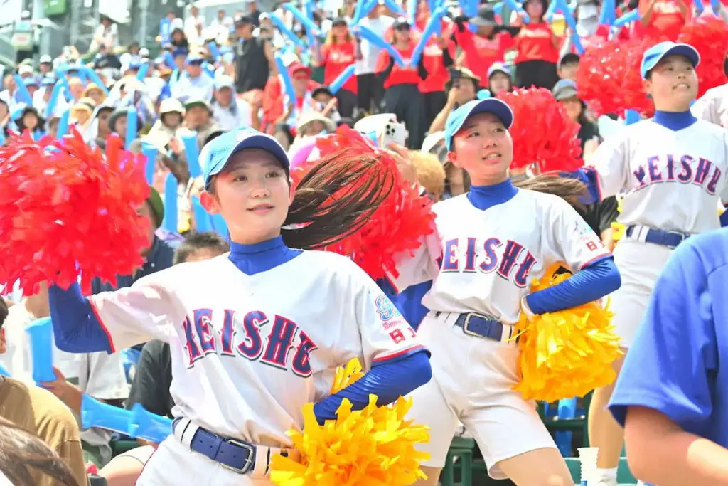【甲子園】ゲリラ豪雨で茨城→甲子園14時間超…明秀日立の応援団が6表到着「バスの中で祈っていた…」 - スポニチ Sponichi Annex 野球