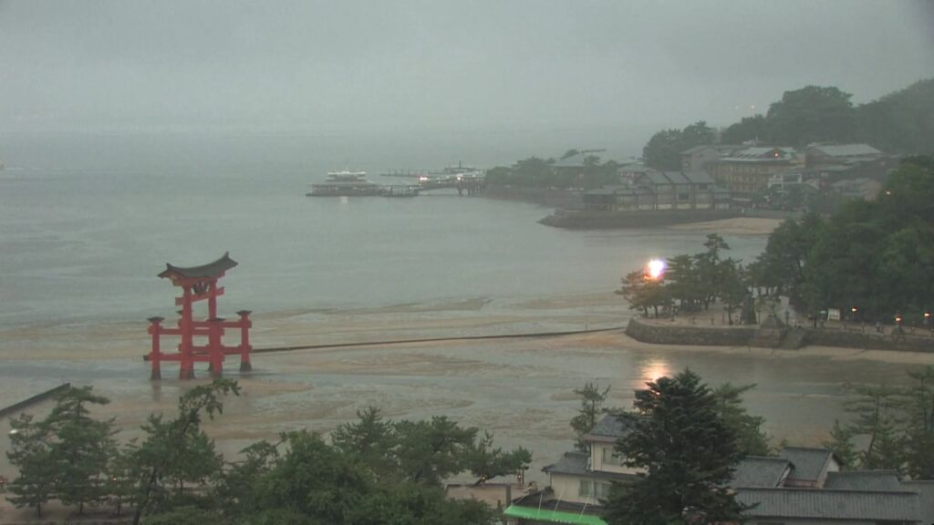 広島県西部に大雨警報 新幹線は終日運転取り止め 在来線も各地で運転見合わせ相次ぐ（RCC中国放送） - Yahoo!ニュース - Yahoo!ニュース