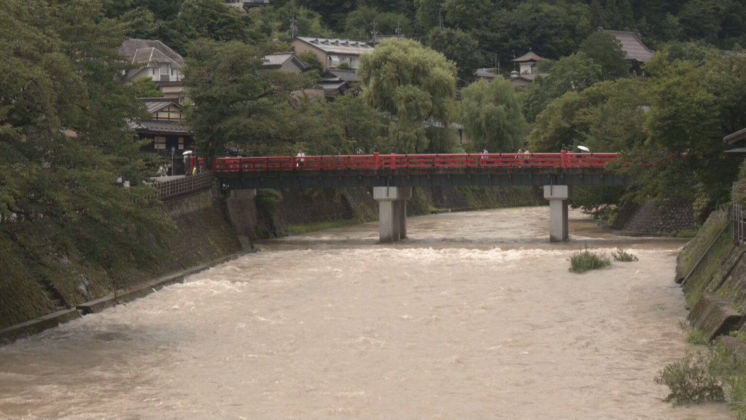 東海地方はあす12日明け方にかけて雷を伴った激しい雨に注意 午前6時までの予想雨量は多い所で愛知150ミリ・岐阜200ミリ・三重100ミリ（11日午前11時45分現在）（CBCテレビ） - Yahoo!ニュース