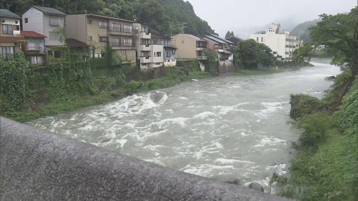 飛騨地方を中心に雨…岐阜県下呂市の1040世帯2852人に避難指示 12日明け方まで雷を伴った非常に激しい雨等に警戒 | 東海テレビNEWS
