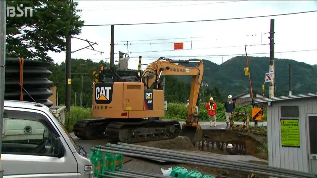 柏崎では路肩が陥没 新潟県内は少ない雨でも土砂災害の危険度が高まる恐れ（ＢＳＮ新潟放送） - Yahoo!ニュース