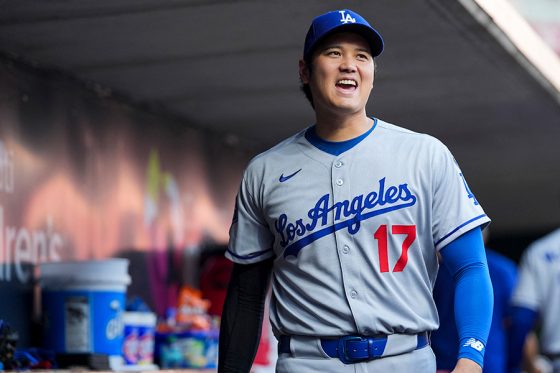 大谷翔平にベッツも"うっとり"　衝撃弾直後に撮影された1枚…「世界一カッコ良い」 | Full-Count