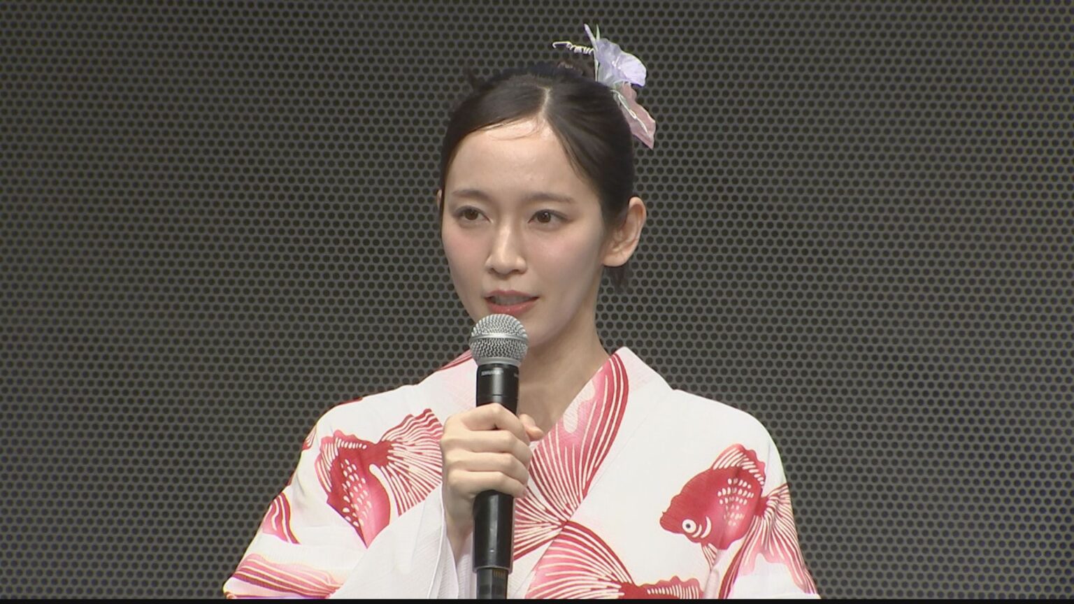 【吉岡里帆】艶やかな浴衣姿で登場　台湾ロケは食べ物が美味しすぎ　帰国間際は「ぷりっぷり」に水上恒司は「ぶりっぶり」に（TBS NEWS DIG Powered by JNN）