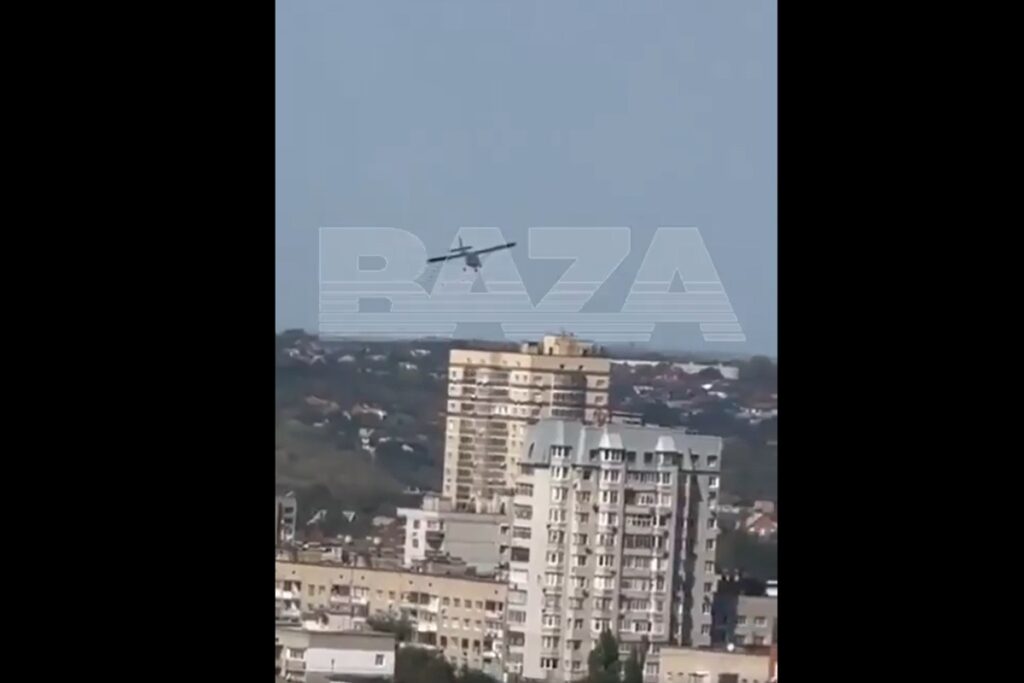 大型ドローンがロシア南部の「ビルに突撃」…都市部でのウクライナの強烈な自爆攻撃の瞬間映像が公開（ニューズウィーク日本版） - Yahoo!ニュース - Yahoo!ニュース