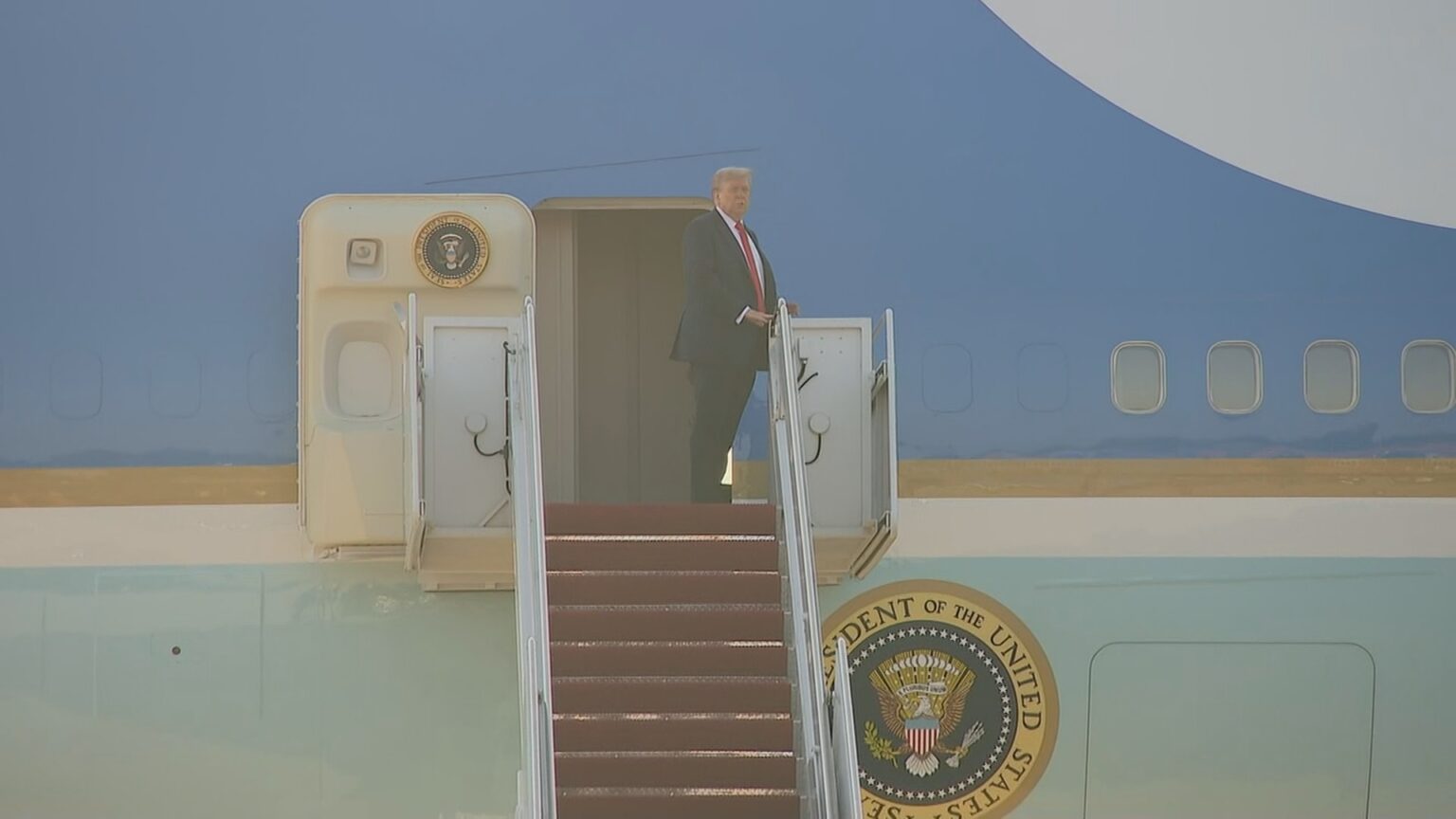 トランプ大統領　ロシアが占領する領土の交換議論　応じるかは「ウクライナに委ねる」（TBS NEWS DIG Powered by JNN）