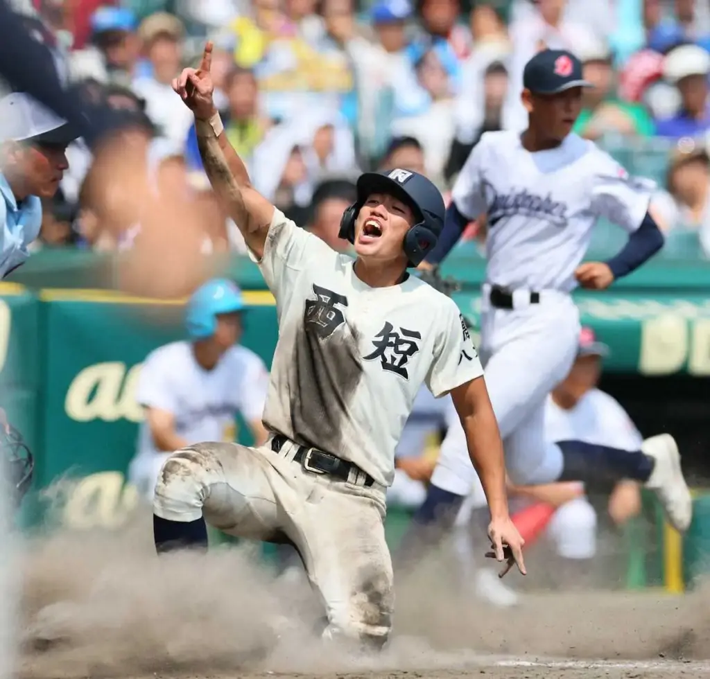 【甲子園】西日本短大付　“新魔曲”西短ファイターで流れ変えた　同点8回に佐藤が決勝打　 - スポニチ Sponichi Annex 野球