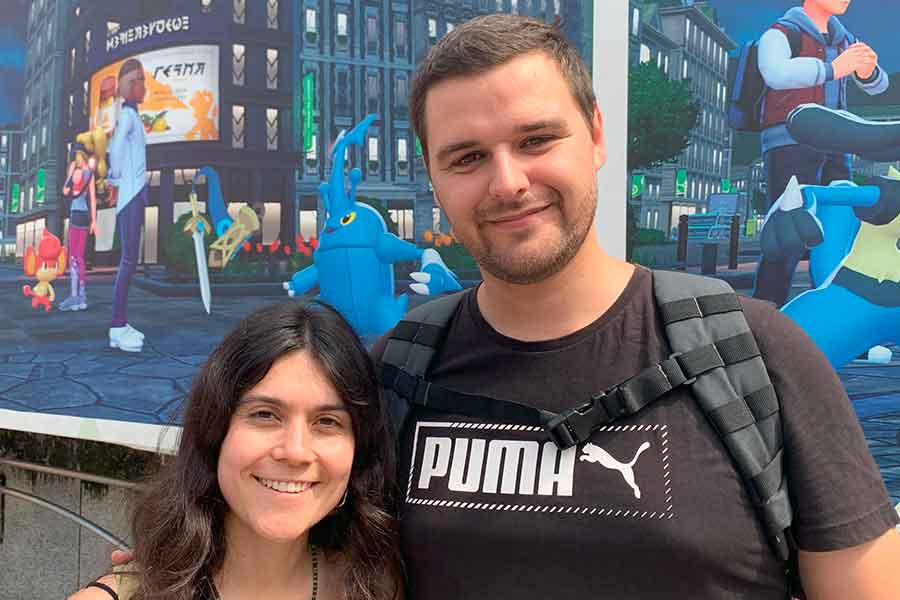 スペインのバルセロナから来た（左から）アイダさんとカルレスさん【写真：Hint-Pot編集部】