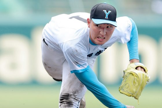 山梨学院怪物2年生の原点　小6で180cm、最速152km…"サーファー兼看護師"の父が激白「突然変異」 | Full-Count