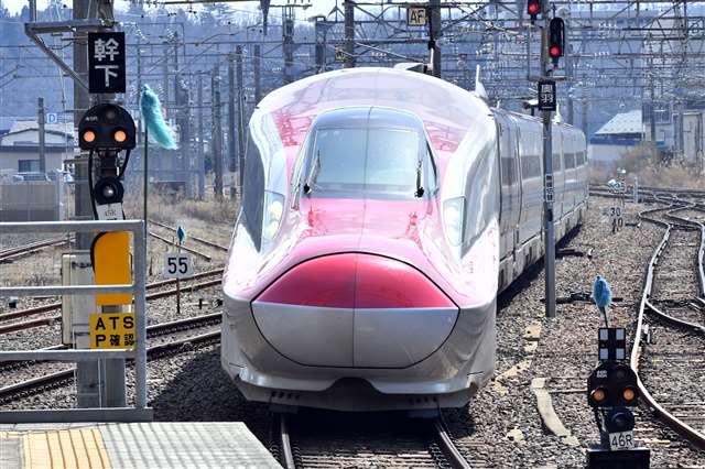 お盆期間のこまち利用者３％増 羽越線・五能線は大雨影響も - 秋田魁新報電子版