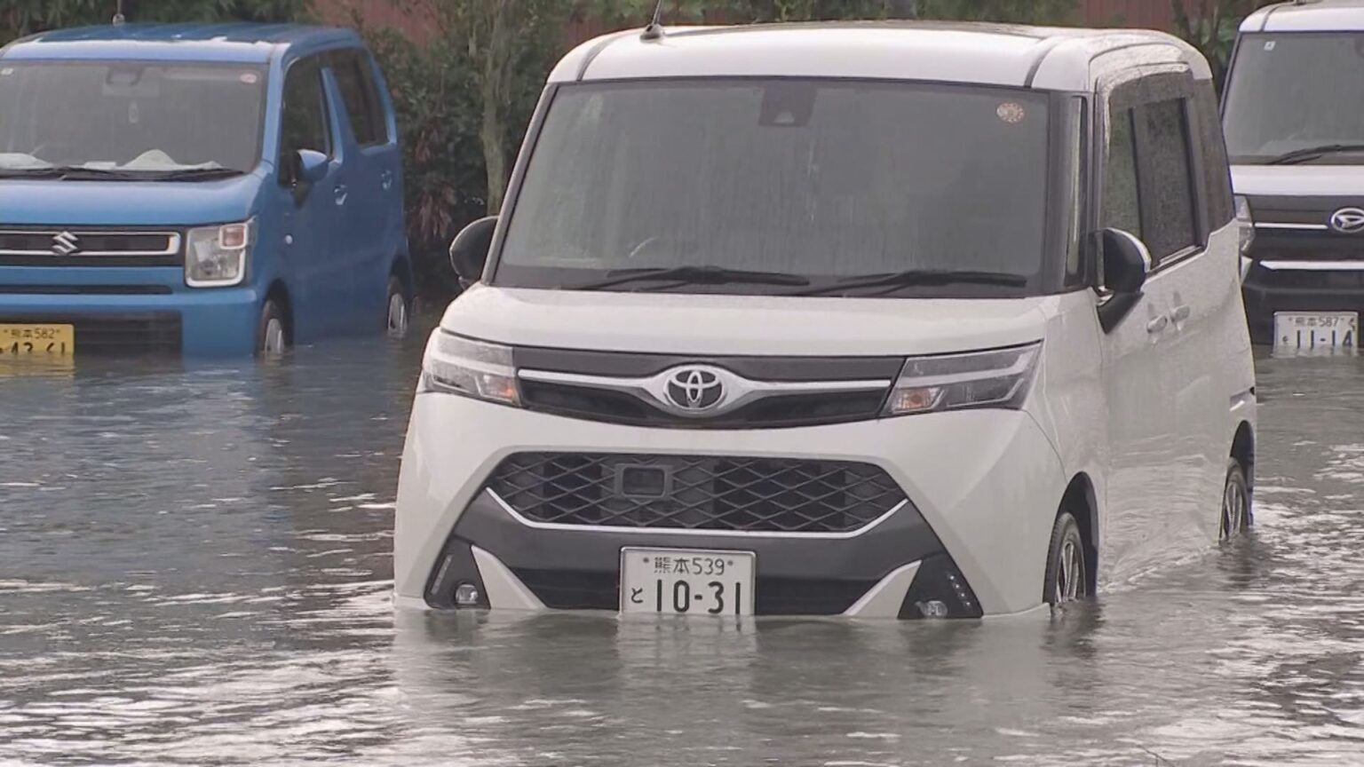 熊本での水没車は1600台以上か レッカー依頼は4672件「辿り着けない、人手が足りない」レンタカーも「借りられない」（RKK熊本放送） - Yahoo!ニュース