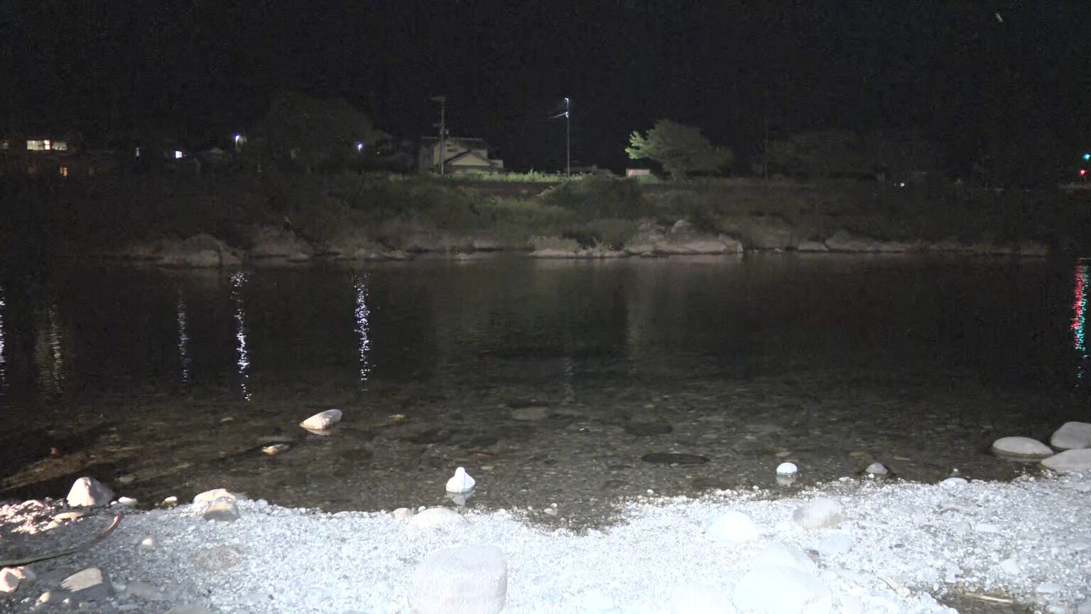 向こう岸へ泳ぐ途中に…川で20代の男性2人が溺れ1人が死亡 中学校の同級生ら計4人で遊びに（東海テレビ） - Yahoo!ニュース