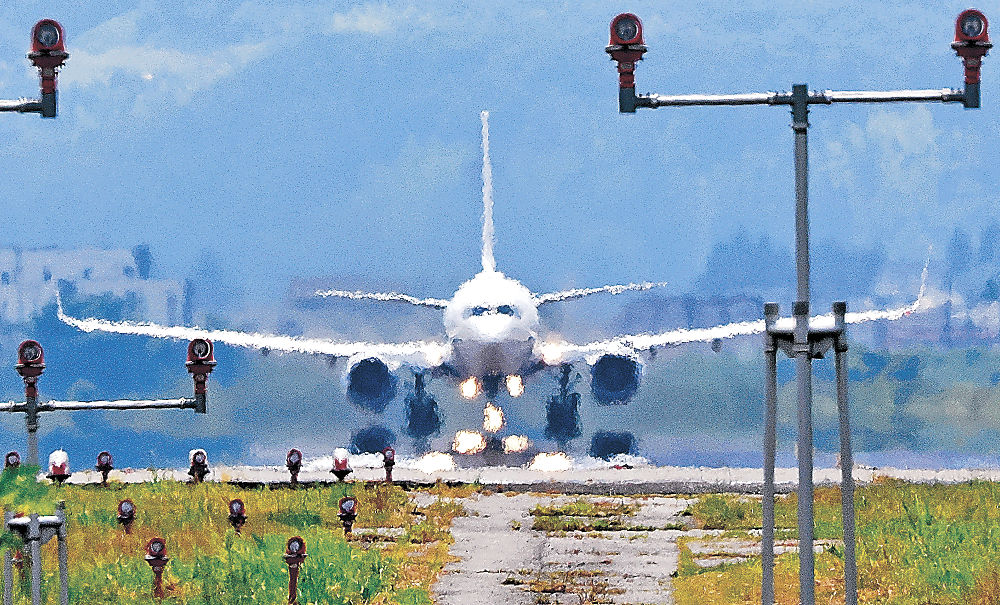 陽炎、飛行機ゆらゆら 富山、高岡で猛暑日 県内、熱中症６人搬送（北國新聞社） - Yahoo!ニュース