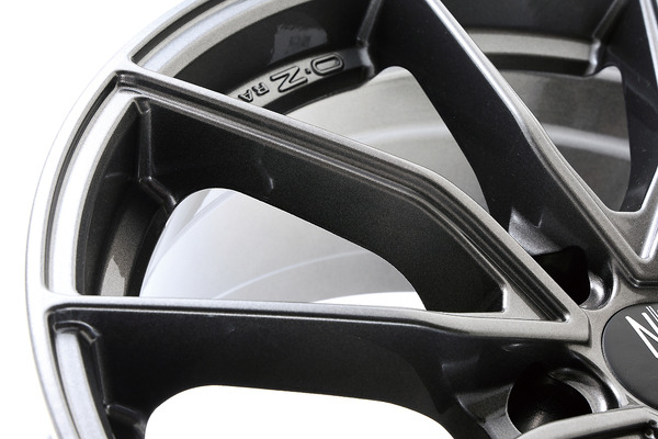 イタリア・OZブランドから、最新ホイール「OZ Super Sport」が登場、9月より販売開始 | レスポンス（Response.jp）