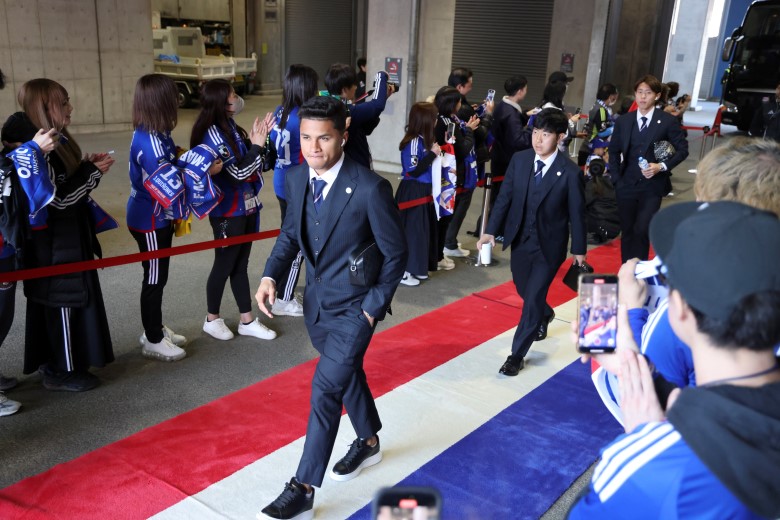 選手バスお出迎え