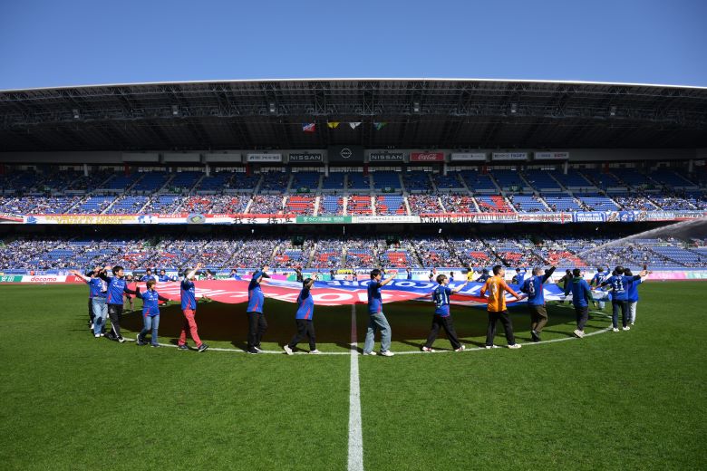 センターサークルバナーベアラー