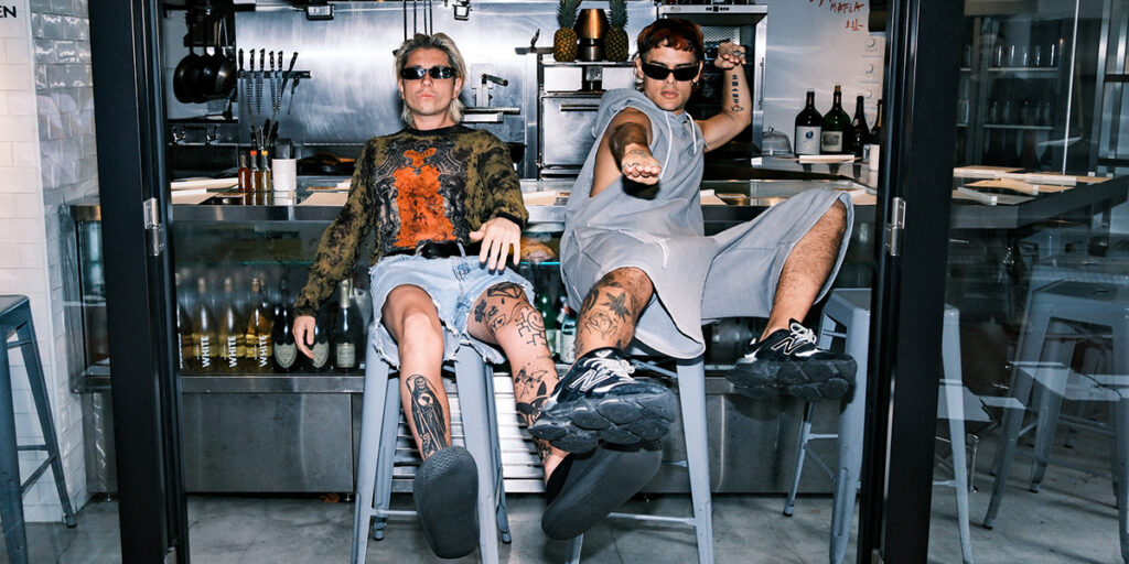 アルゼンチン発の幼馴染デュオ、カトリエル＆パコ・アモロソが楽しむインディペンデントで自由な装い - WWDJAPAN