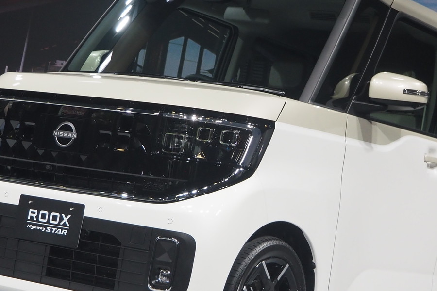 日産の「ドデカ軽」新型ルークス披露 四角! 四角! とにかく四角い！ “あのクルマっぽくない？”と思い出す人が続出!? - 乗りものニュース