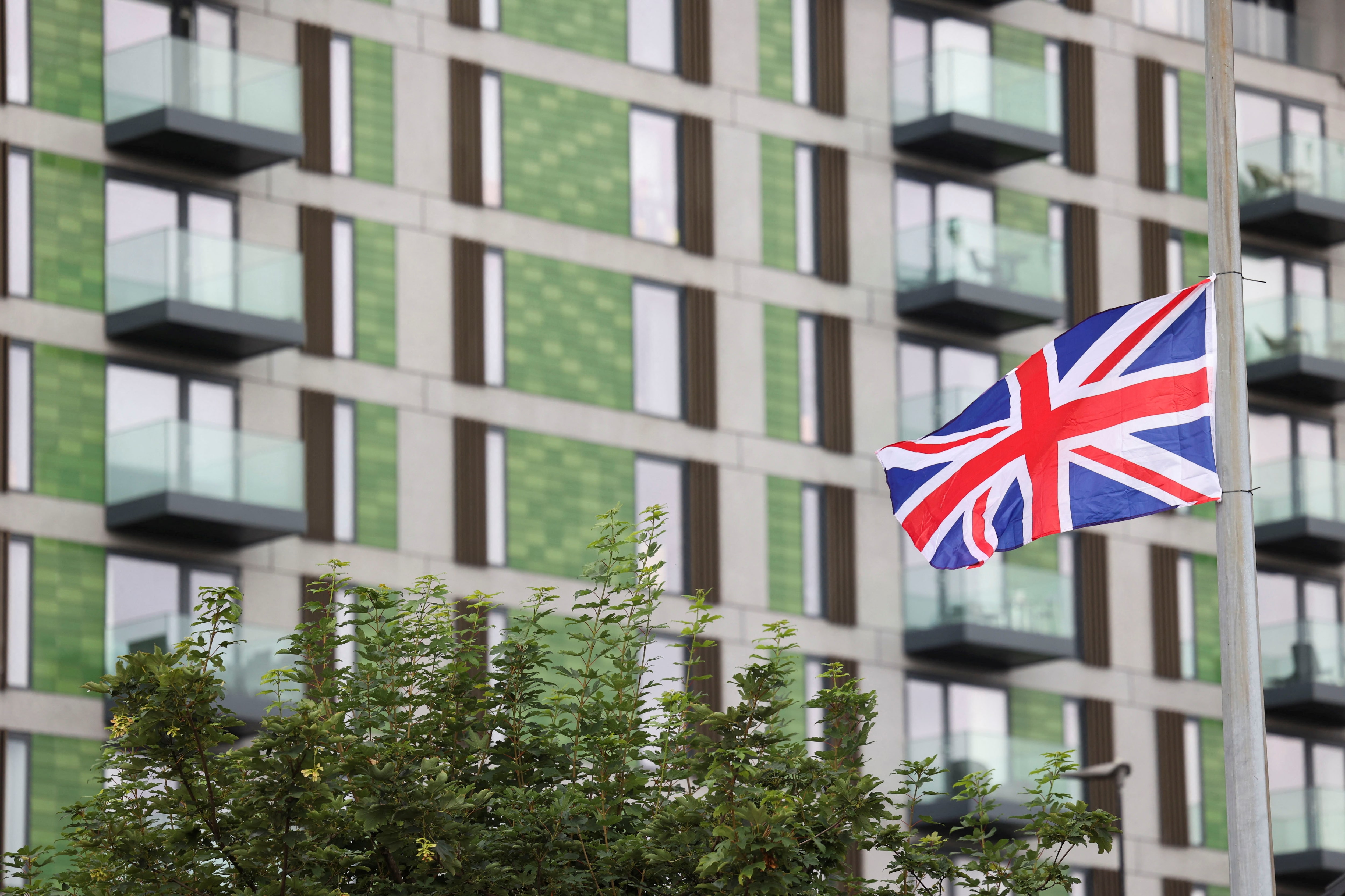 アングル：英国で広がる「国旗掲揚運動」、反移民気運を反映と警戒する声も