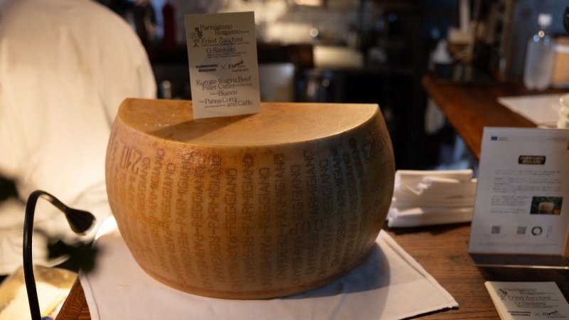 イタリアが誇るチーズの王様「パルミジャーノ・レッジャーノ」を、イタリア料理店・チニャーレで堪能｜Pen Online