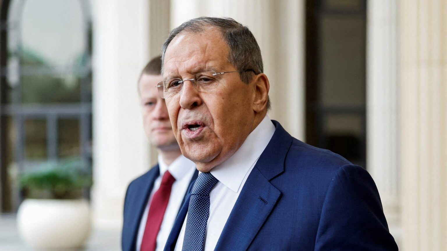 ロシアは、ウクライナのセキュリティ保証に含まれなければならないと言います