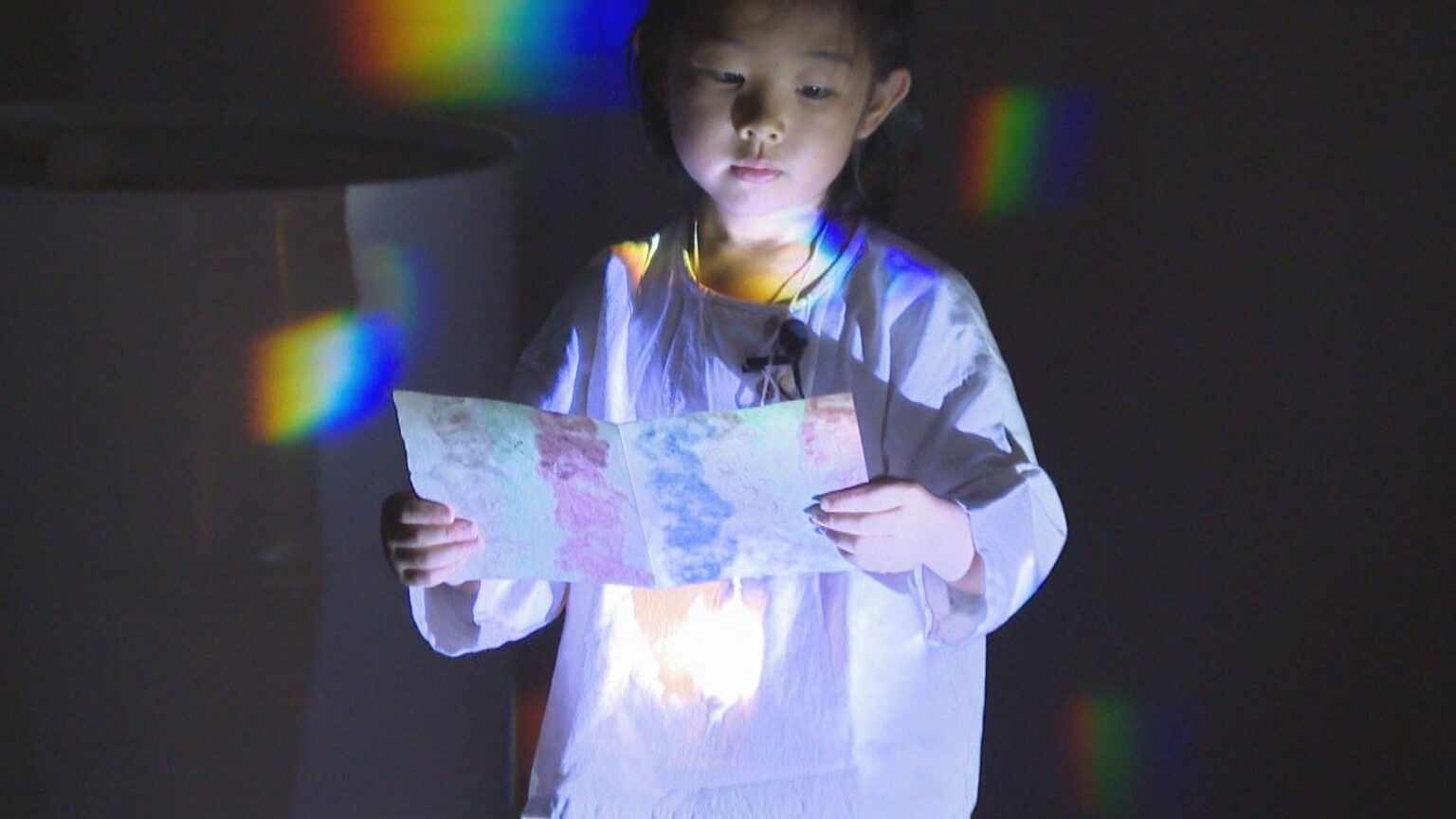 世界で活躍する両親に憧れて アートパフォーマーの小学1年生「いつか追い抜かす!」 香川・豊島 | KSBニュース | KSB瀬戸内海放送 世界で活躍する両親に憧れて アートパフォーマーの小学1年生「いつか追い抜かす!」 香川・豊島 | KSBニュース | KSB瀬戸内海放送