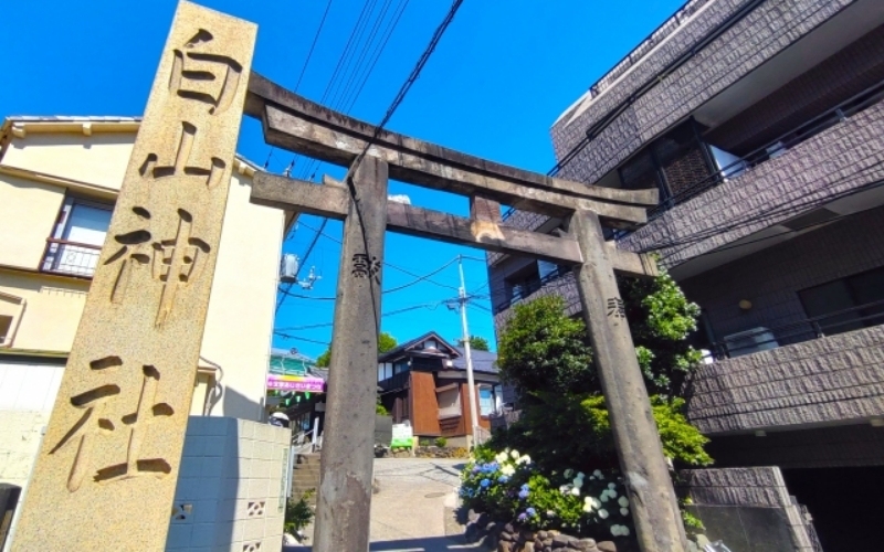 白山神社