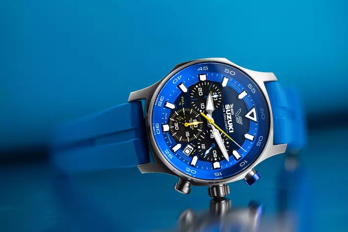 SUZUKI × VOSTOK EUROPEコラボモデルの全貌公開。コレクター必携の限定タイムピースがいよいよ上陸。|【業界先取り】業界ニュース・自動車ニュース2025国産車から輸入車まで【MOTA】