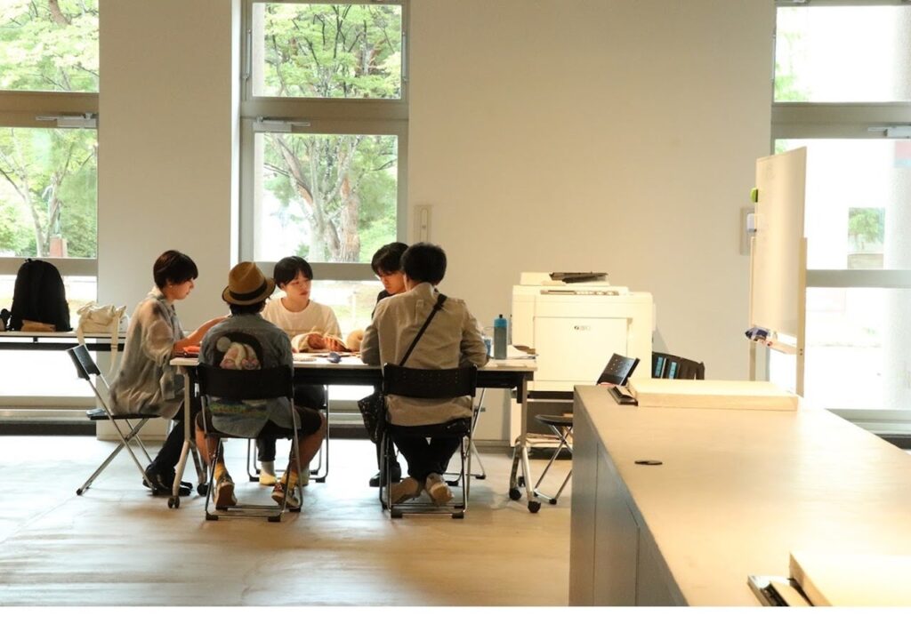 秋田に縁のあるZINEを集めた「ZINE STORE AKITA」が秋田市文化創造館内のショップ〇HAJIMARUで開催中 | NPO法人アーツセンターあきたのプレスリリース