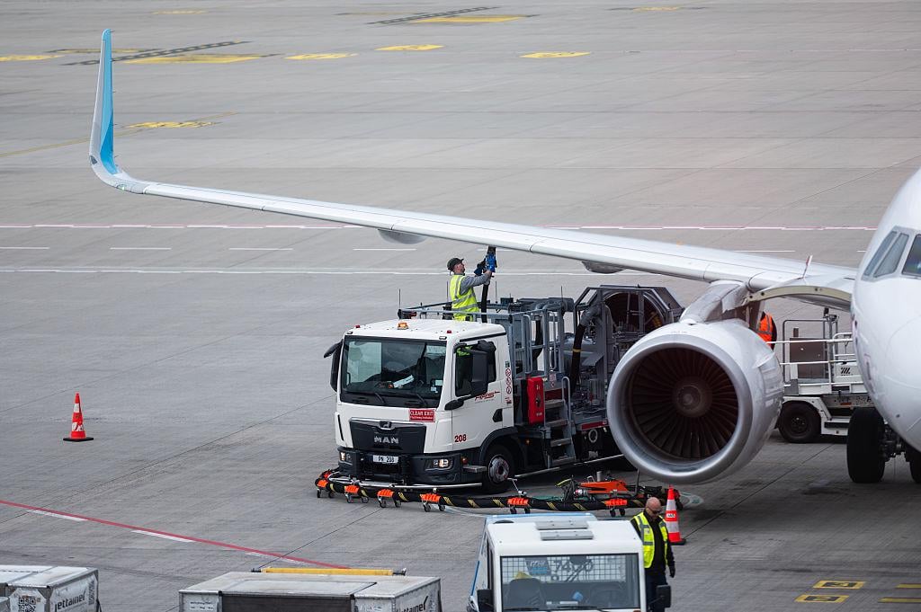 EUは、航空に完全に課税することで1兆ユーロを稼ぐことができます、プライベートジェットが含まれています