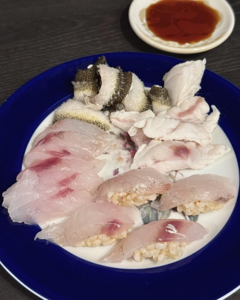 昨日捌いたマゴチで　寿司　刺身　シャブシャブ　皮の湯引き　した