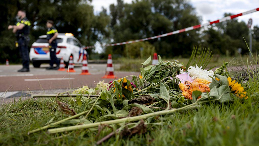 警察は、アムステルダムの性犯罪Weesperzijdeと同じ男である死のリサ（17）の容疑者を保持しています