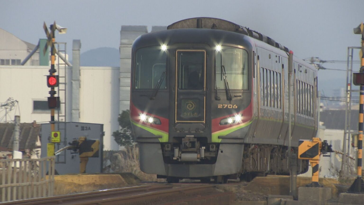 踏切で「特急うずしお」と接触…軽自動車運転の女性がけが　JR高徳線で運転見合わせ　香川・さぬき市 | KSBニュース | KSB瀬戸内海放送
