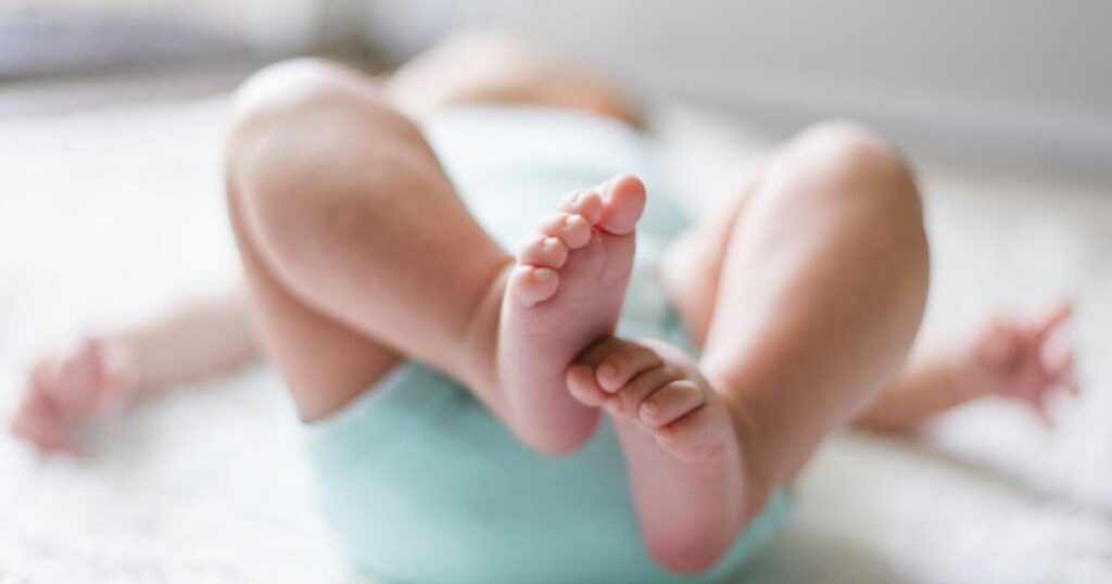 二重姓、2022年からの数の増加：ミラノでは、2024年に生まれた少女と男の子の18.6％が二重の姓を持ち、13.6％は母親のみです。
