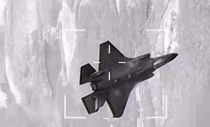 フランスのラファレは、ドッグファイトでアメリカンF-35を破ります