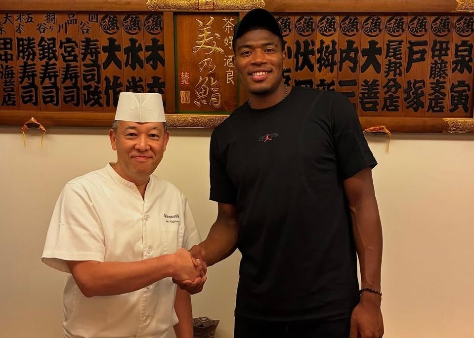 富山のスター八村塁、美乃鮨に来店　地元で見せたリラックスした表情 | 話題の投稿 | スポーツブル (スポブル)