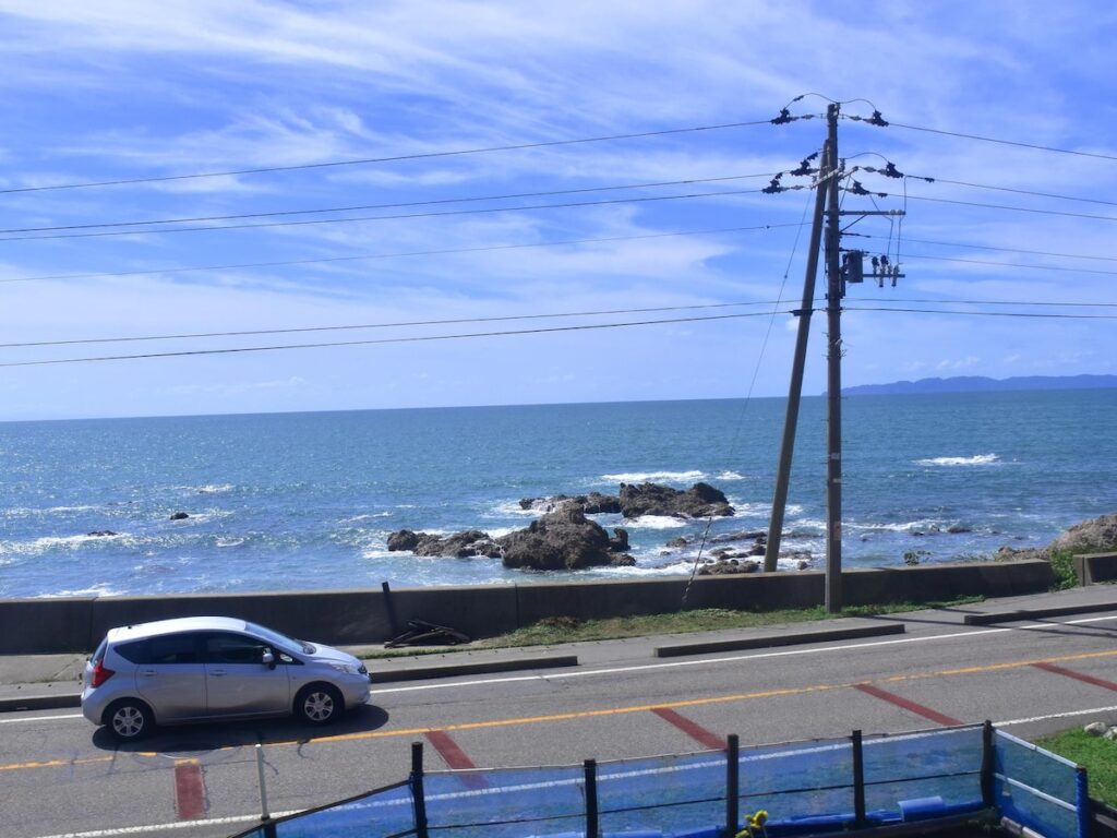 夏に行きたい「新潟県の絶景ドライブスポット」ランキング！ 「笹川流れ」沿いルートを抑えた1位は？ - All About ニュース