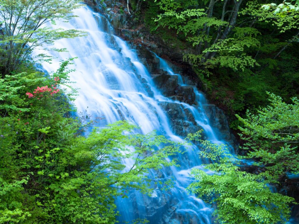 夏に行きたい「群馬県の滝」ランキング！ 「しゃくなげの滝」を抑えた、圧倒的1位は？【2025年調査】 - All About ニュース