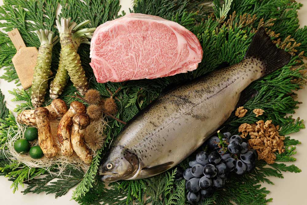 豊かな山野や川に育つ長野食材の魅力を最大限に伝える。