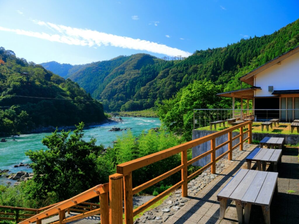 好き＆行ってみたい「高知県の道の駅」ランキング！ 2位「四万十とおわ」、僅差の1位は？【2025年調査】 - All About ニュース