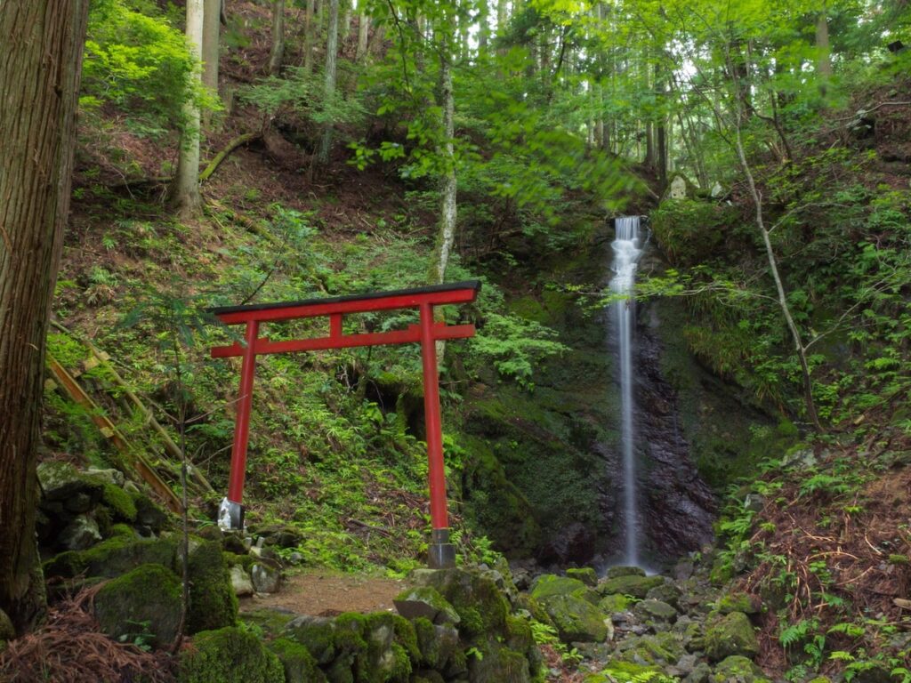 滋賀県で「夏に行きたい滝」ランキング！ 2位「青龍の滝」、1位は？【2025年調査】 - All About ニュース